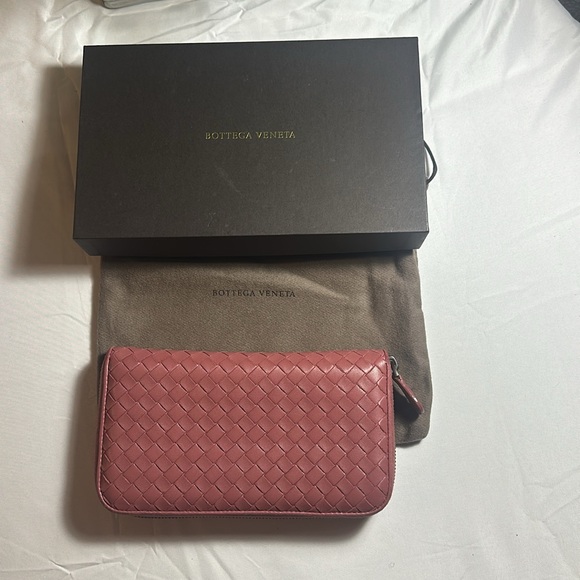 Authentic Bottega Veneta Pink Full inclusion Zip Wallet with box & dust bag. - Picture 11 of 16